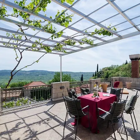 Villa Vino Vecchio *